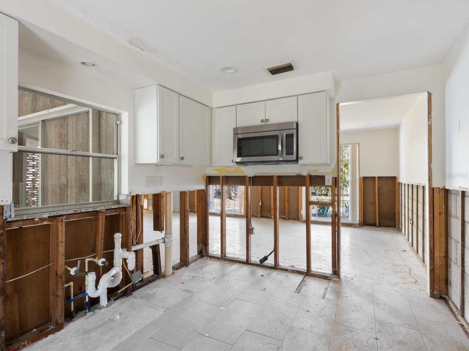 734 Canal, Sarasota, FL 34242