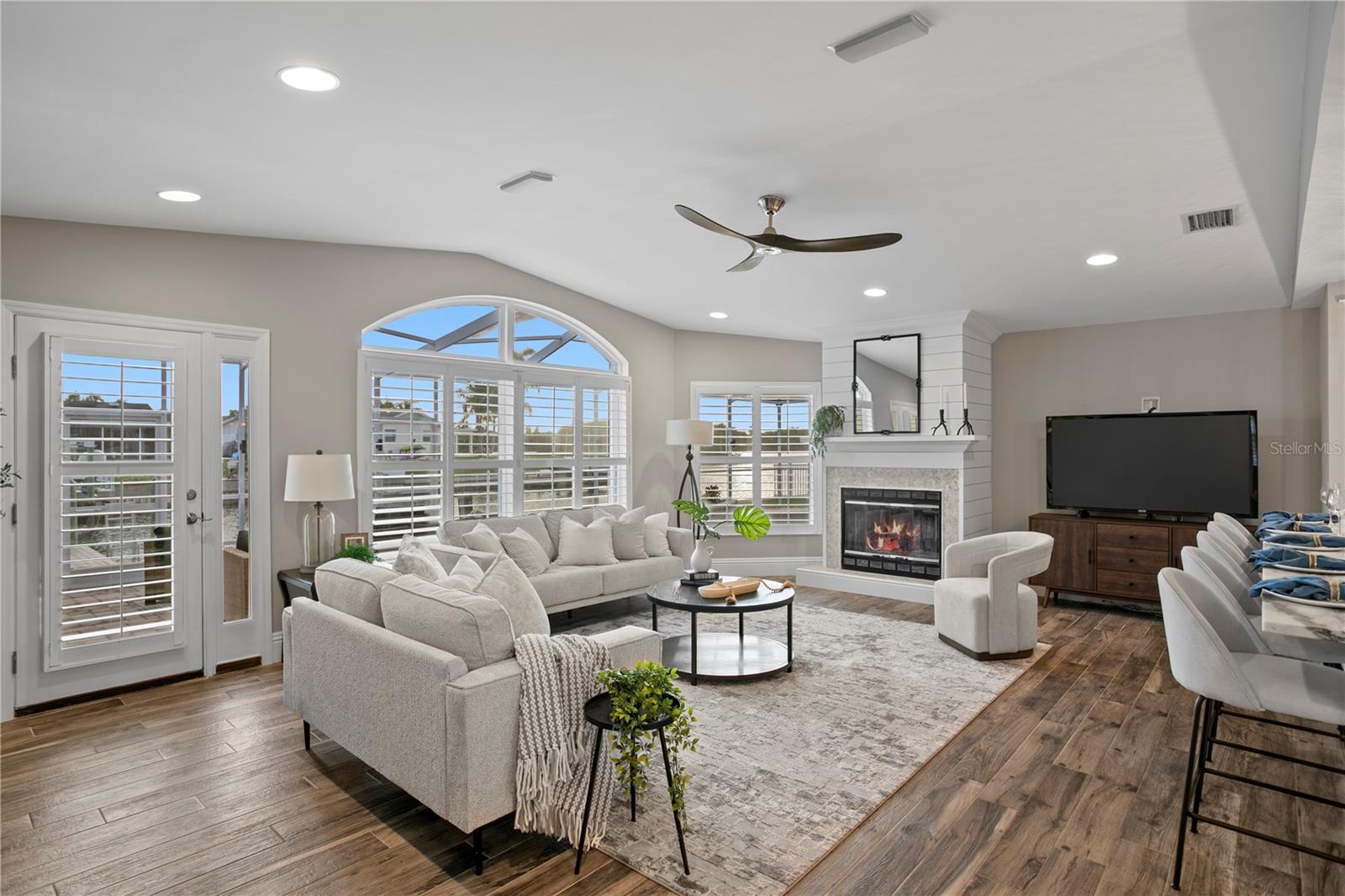 1320 52nd, St Petersburg, FL 33703