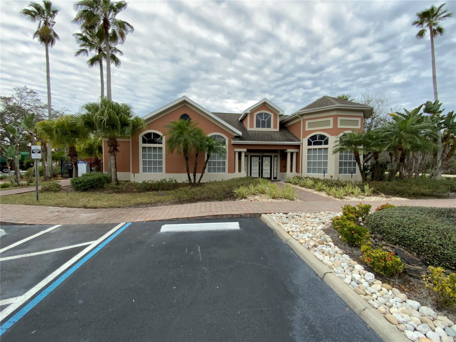 1999 Summer Club Unit 313, Oviedo, FL 32765