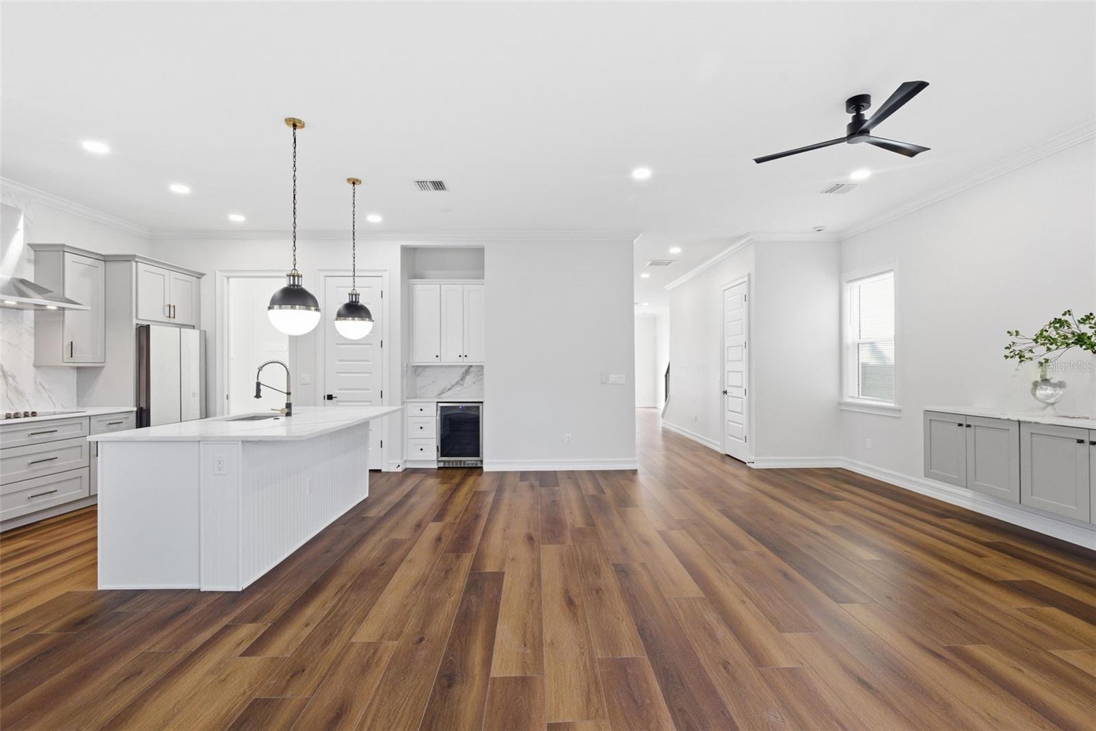 3829 71st, St Petersburg, FL 33709