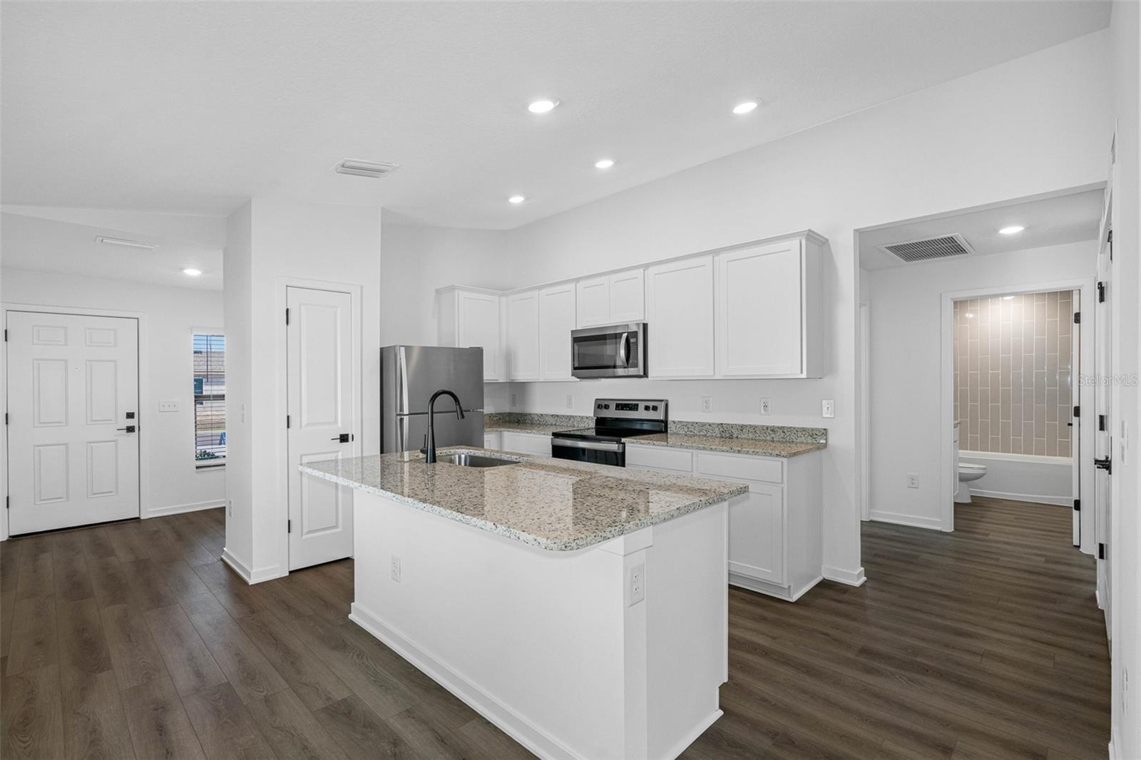 614 Blackthorn, Lakeland, FL 33809
