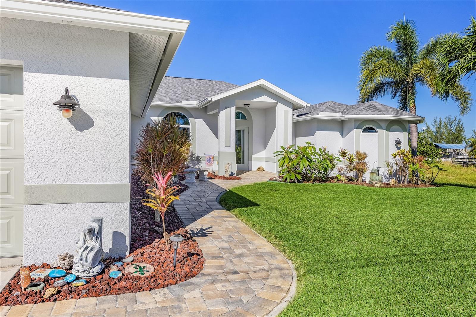 430 39th, Cape Coral, FL 33993