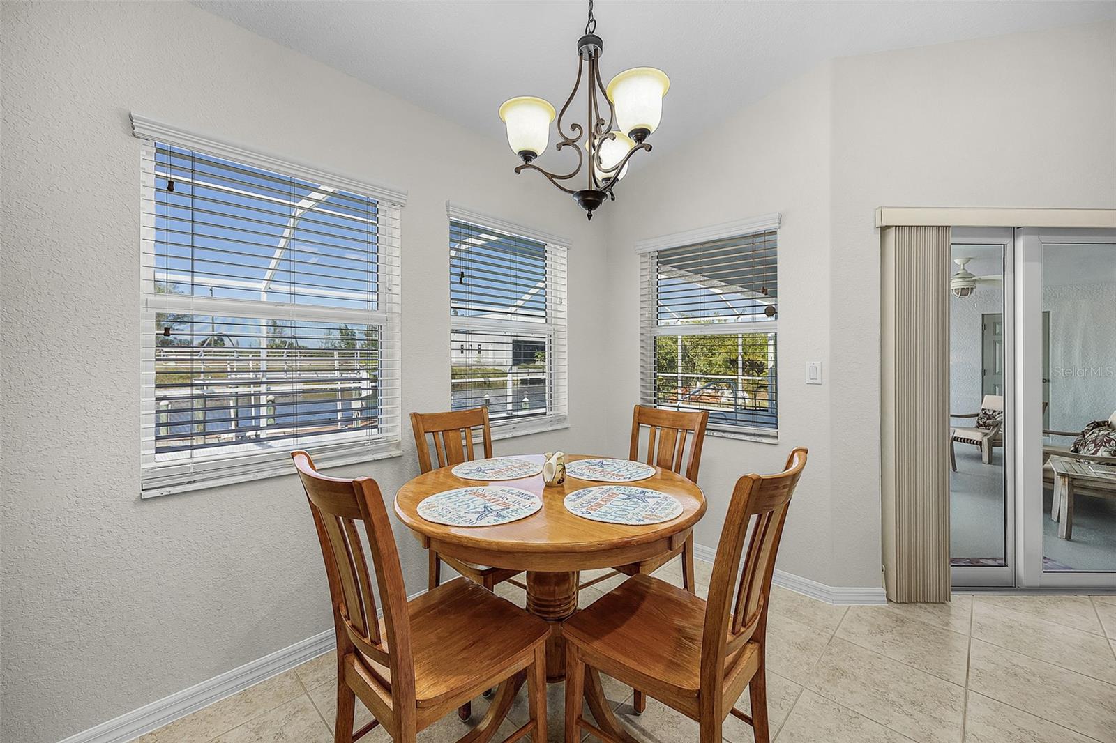 430 39th, Cape Coral, FL 33993
