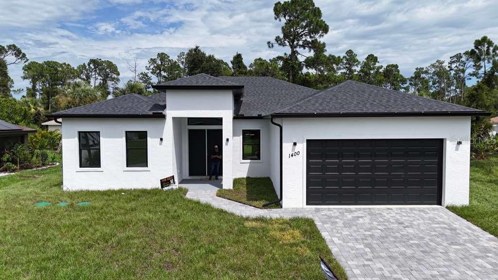 1400 Mendavia, North Port, FL 34286