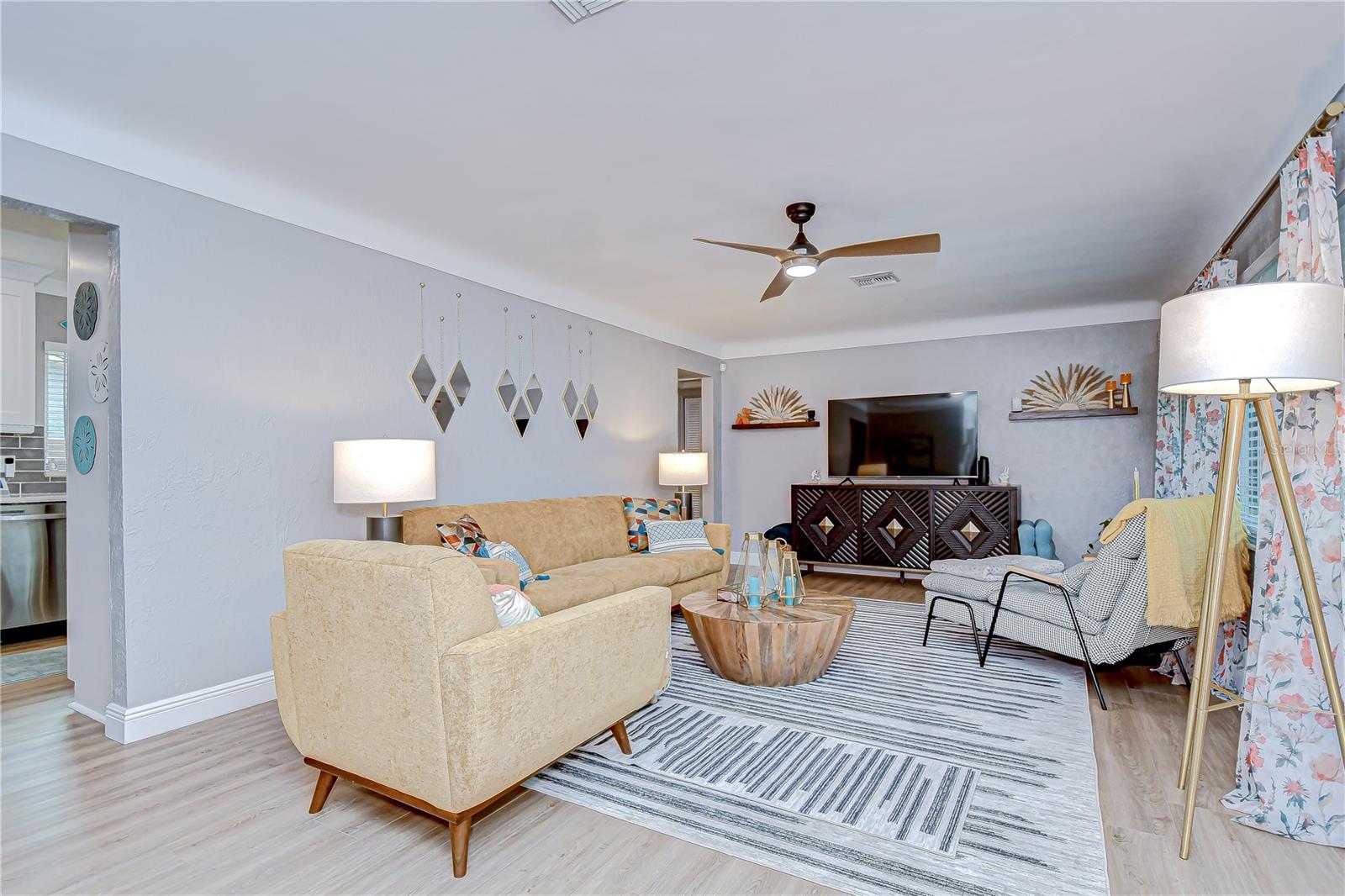130 63rd, St Petersburg, FL 33707