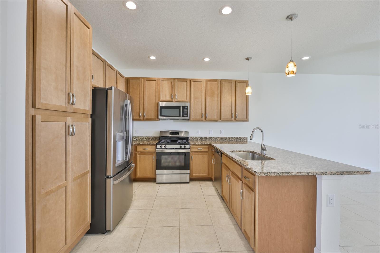 4906 Avila Lakes, Wimauma, FL 33598