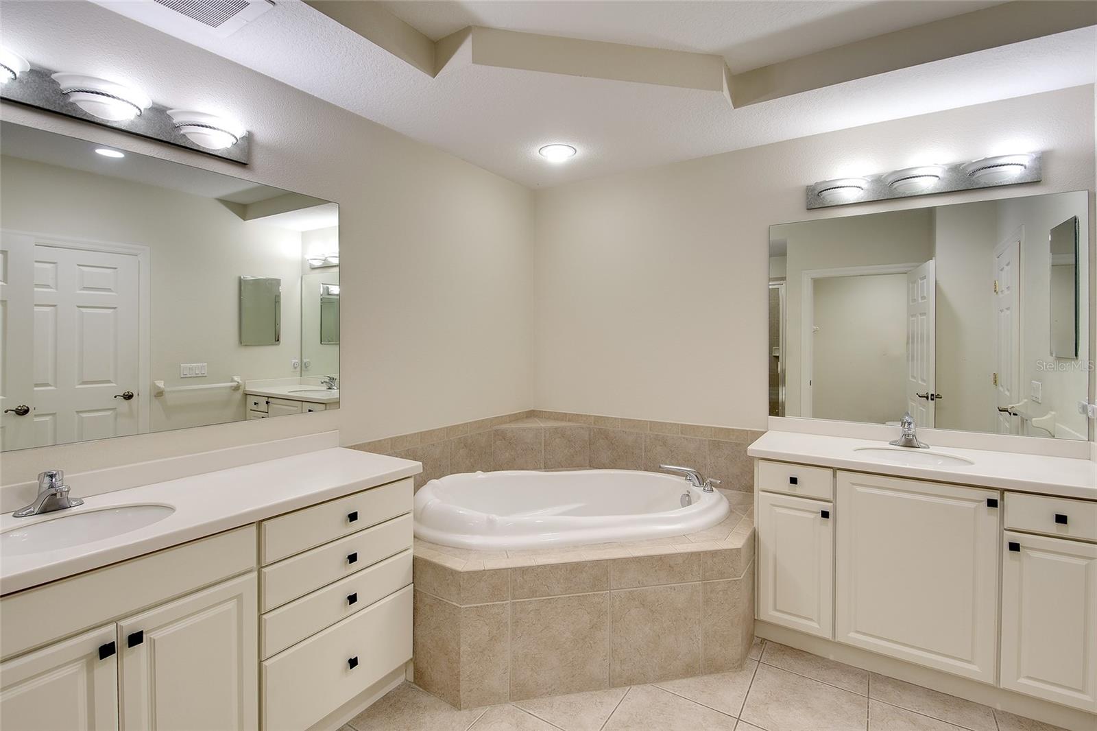 1921 Monte Carlo Unit 603, Sarasota, FL 34231
