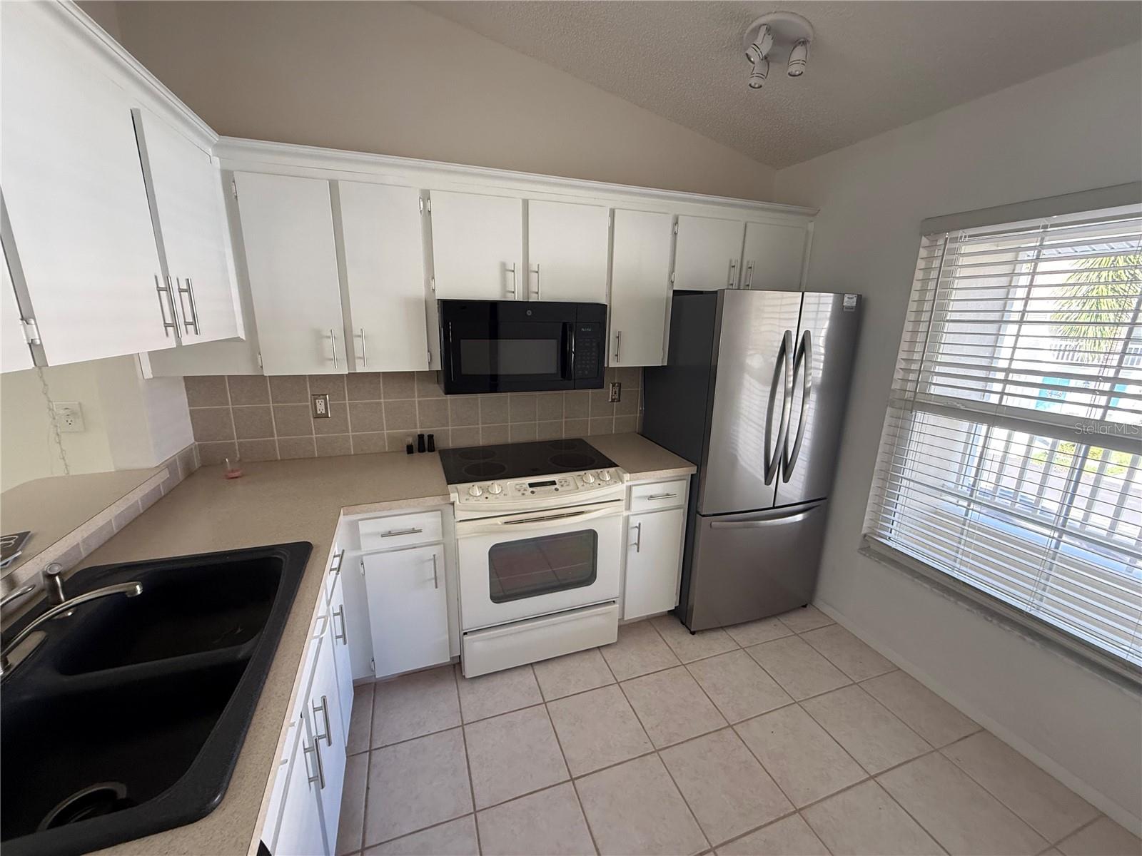 216 Sun Vista Ct S, Treasure Island, FL 33706
