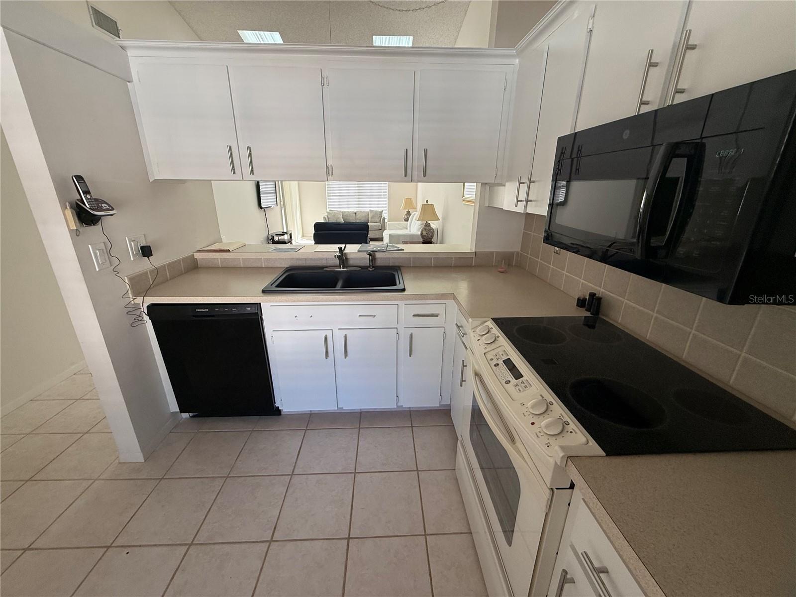 216 Sun Vista Ct S, Treasure Island, FL 33706