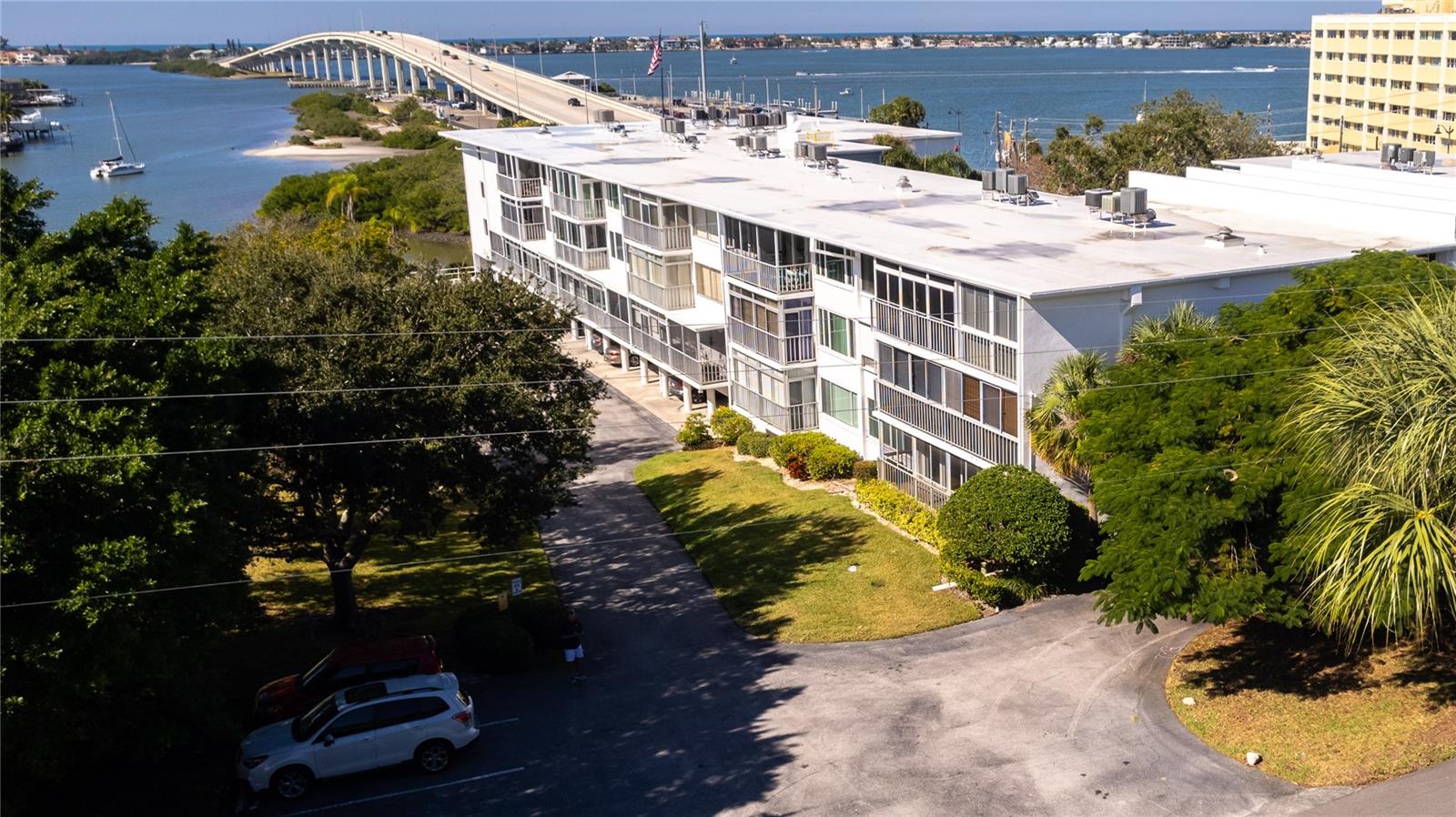 50 Harbor View Unit 11, Belleair Bluffs, FL 33770
