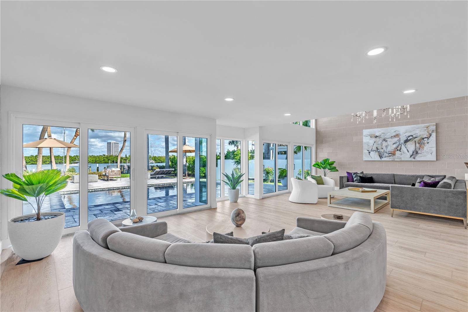 701 Tyler, Sarasota, FL 34236