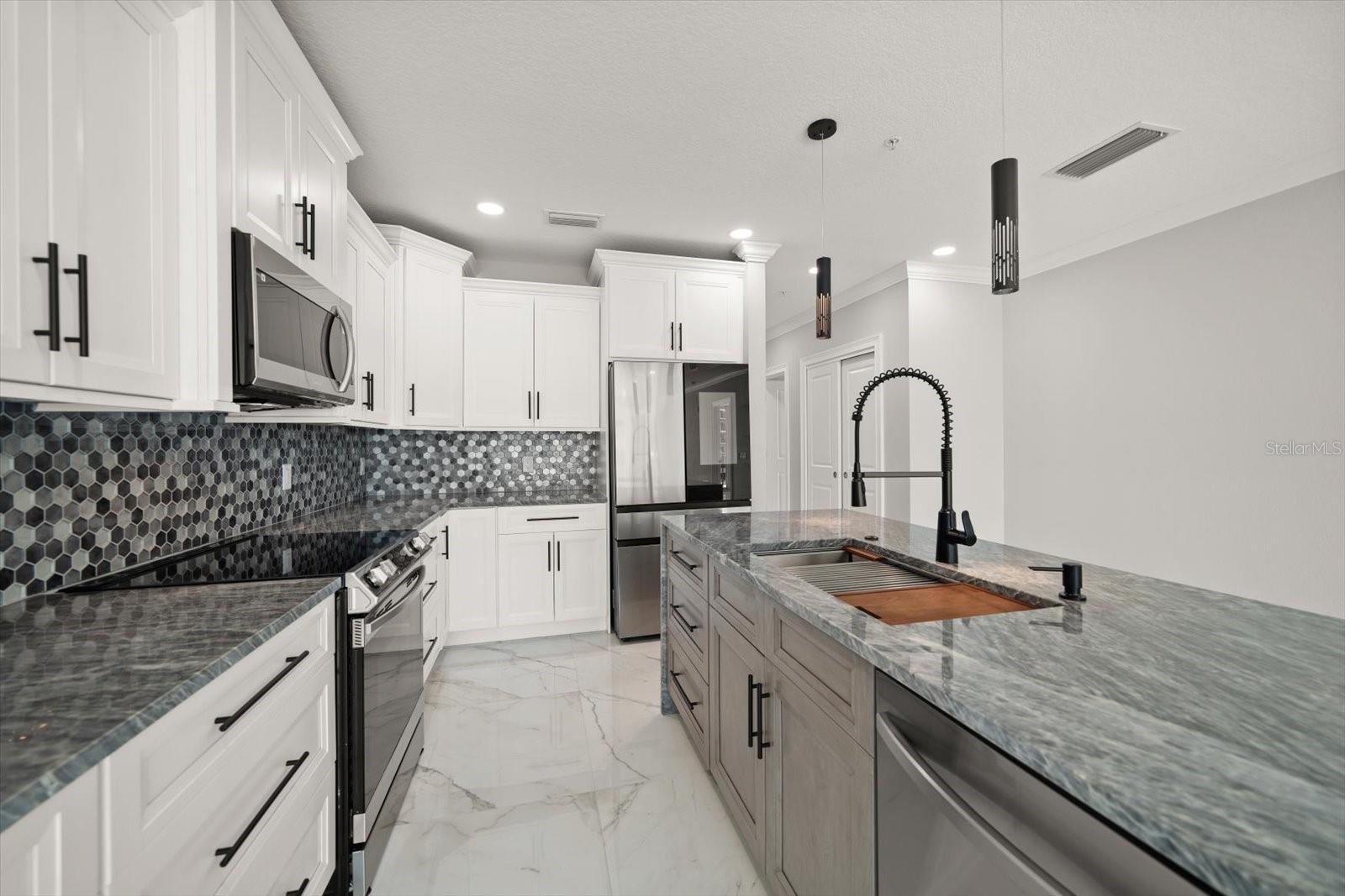 211 Dolphin Unit 301, Clearwater, FL 33767