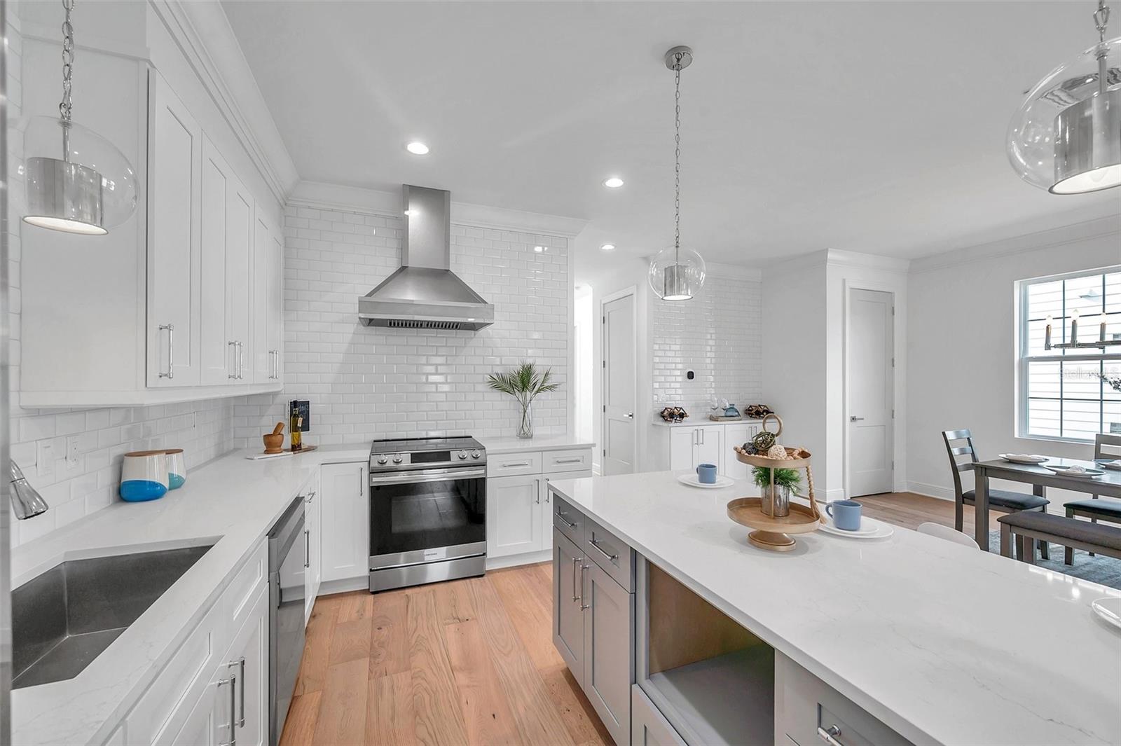 2369 Bahia Vista, Sarasota, FL 34239
