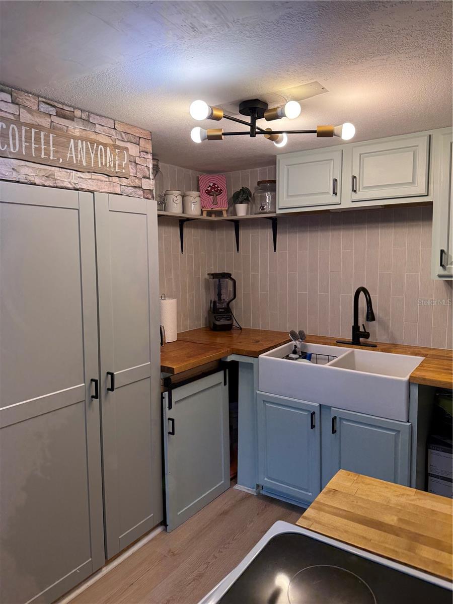 1290 83rd Unit D, St Petersburg, FL 33702