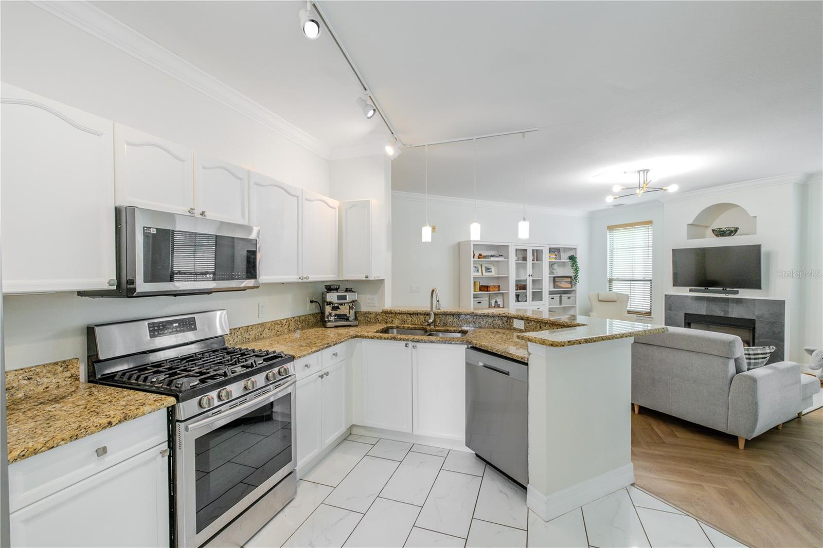 2722 Via Tivoli Unit 410a, Clearwater, FL 33764