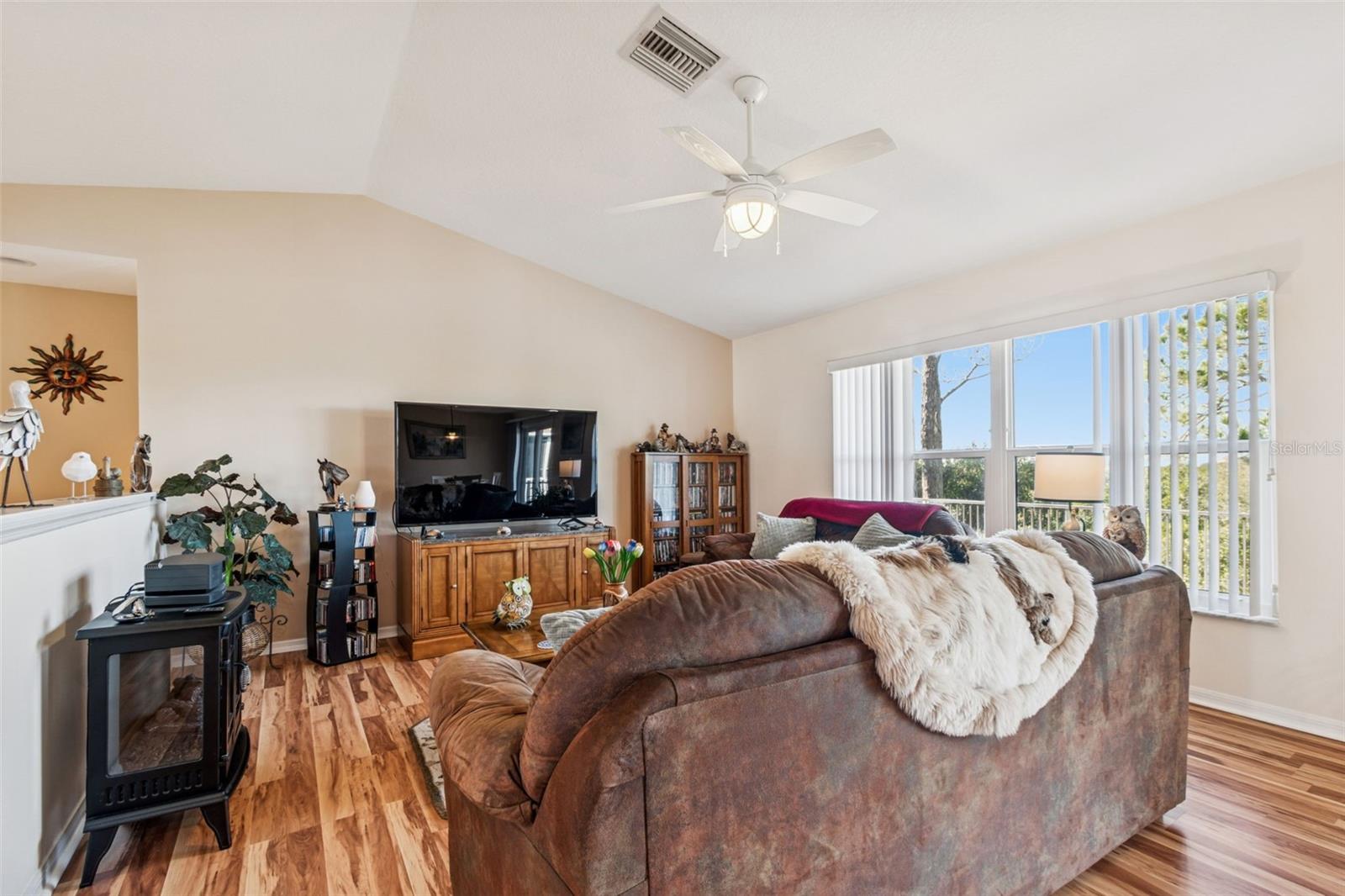 1059 S Pointe Alexis Dr, Tarpon Springs, FL 34689