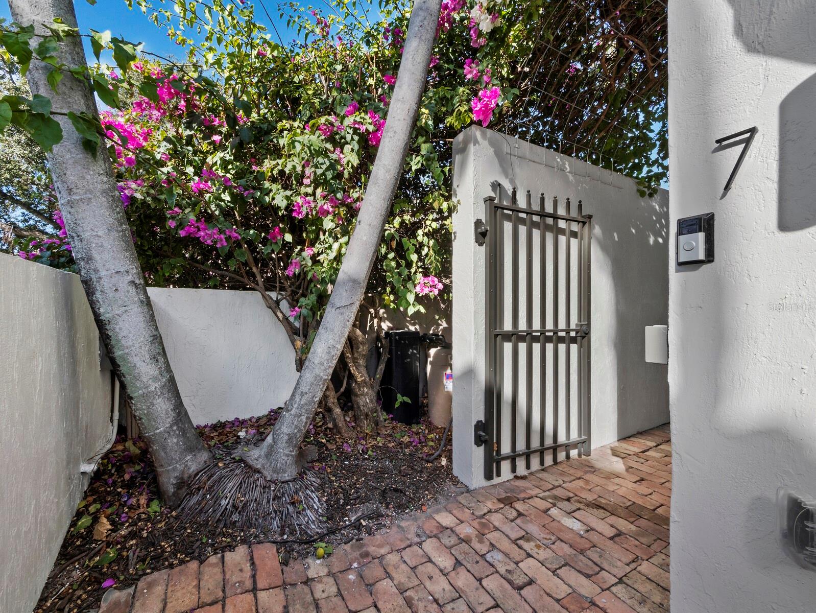 200 Cocoanut Unit 7, Sarasota, FL 34236