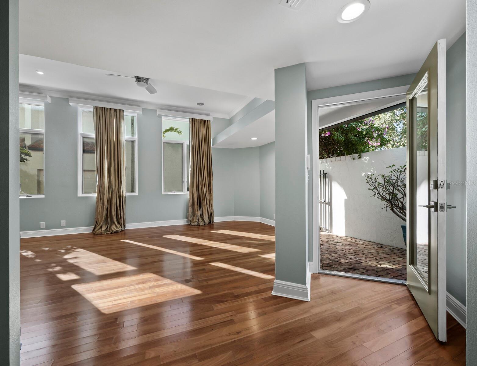 200 Cocoanut Unit 7, Sarasota, FL 34236