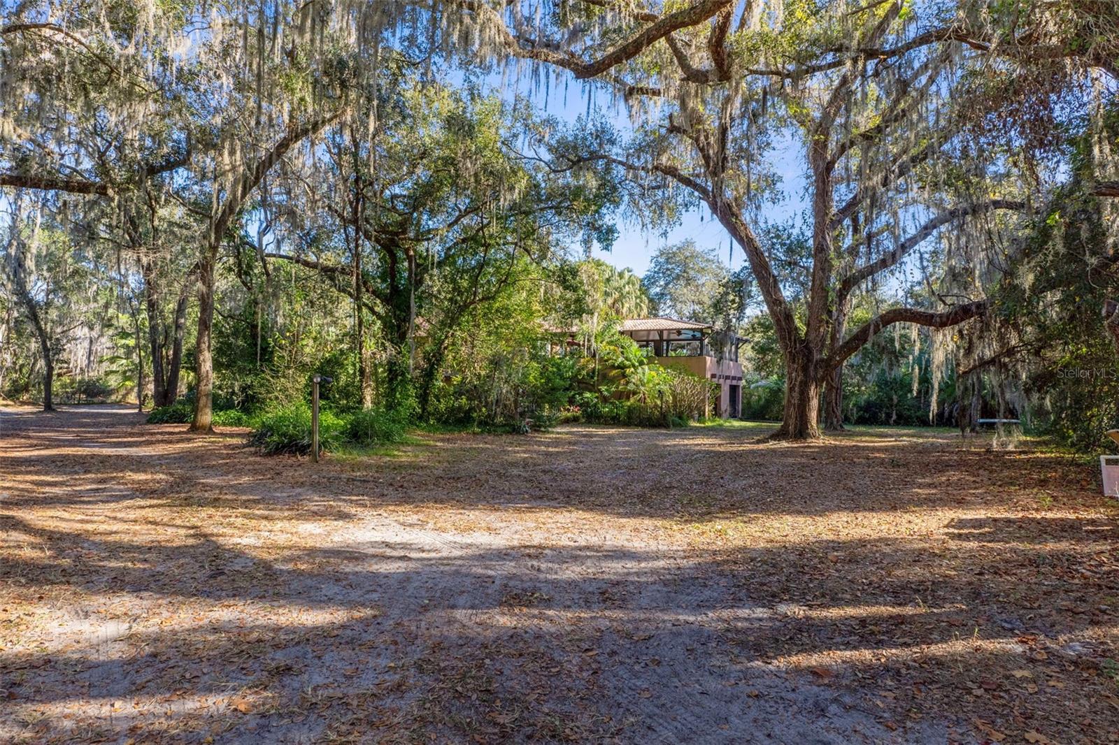 27910 Debbie, Okahumpka, FL 34762