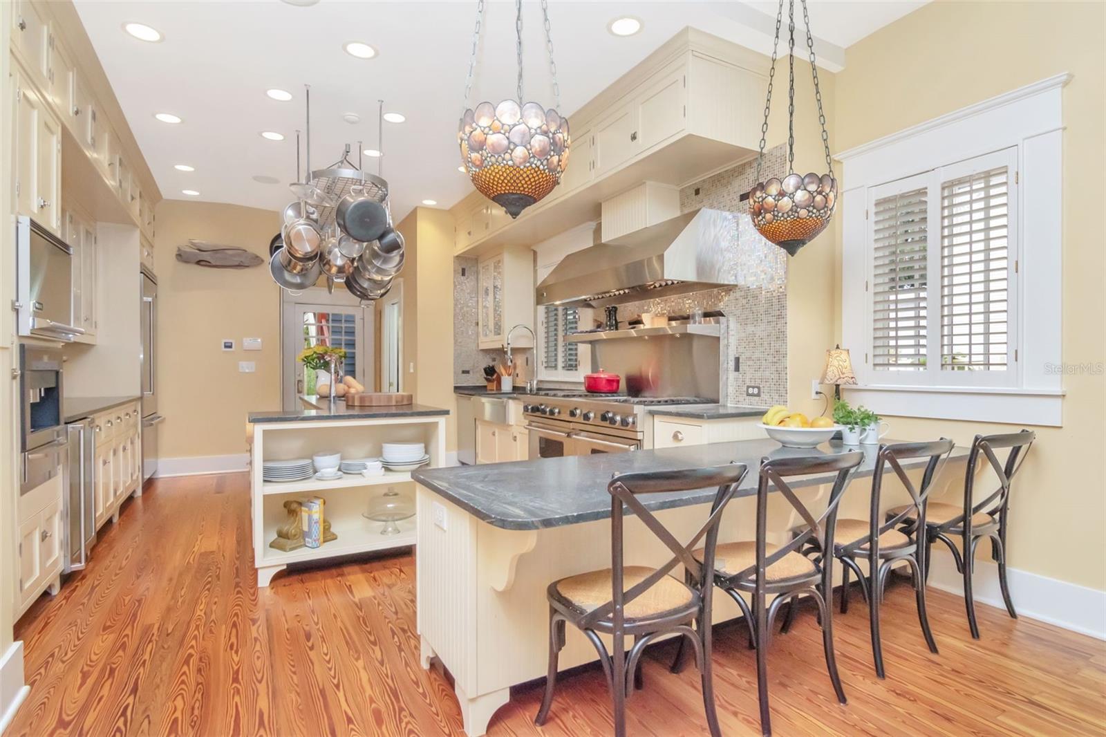 713 Delaware, Tampa, FL 33606