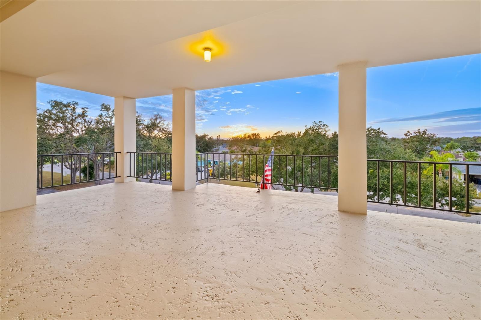 7461 Country Club Unit 404, Sarasota, FL 34243
