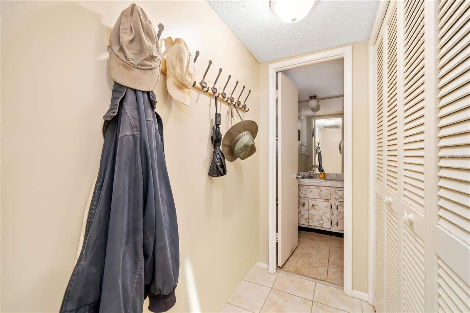 7461 Country Club Unit 404, Sarasota, FL 34243