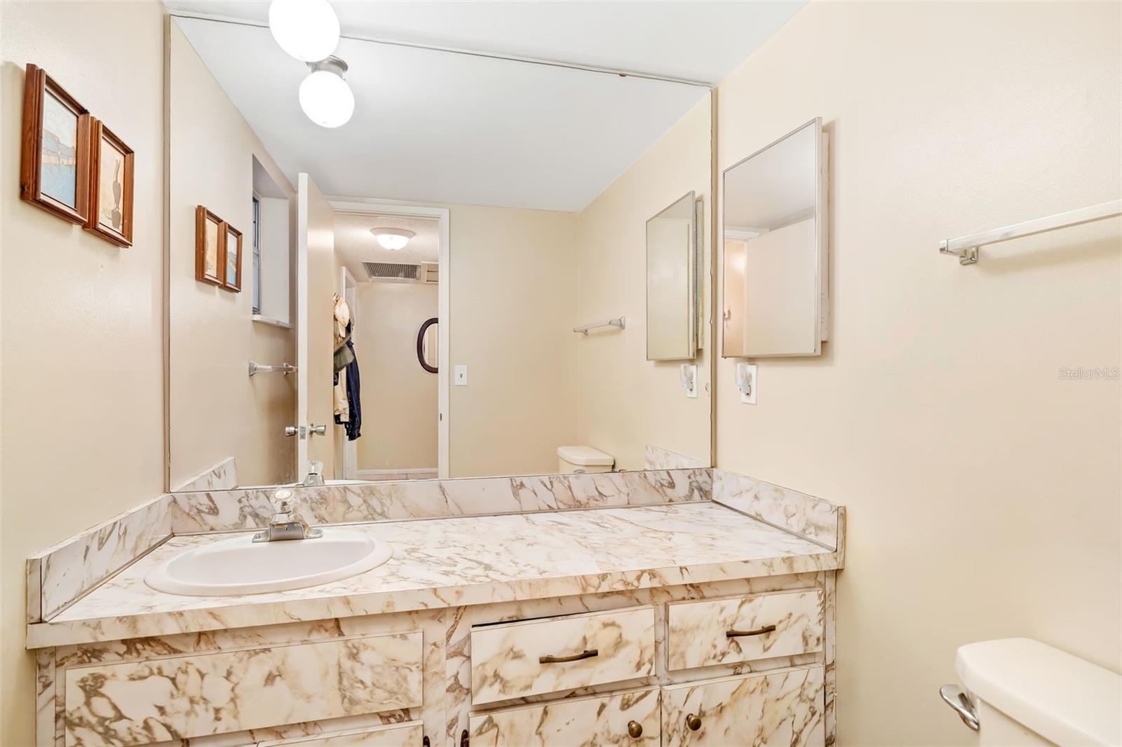 7461 Country Club Unit 404, Sarasota, FL 34243