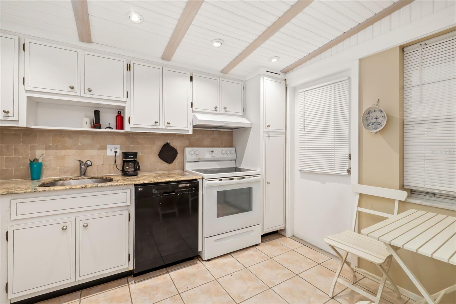 7461 Country Club Unit 404, Sarasota, FL 34243