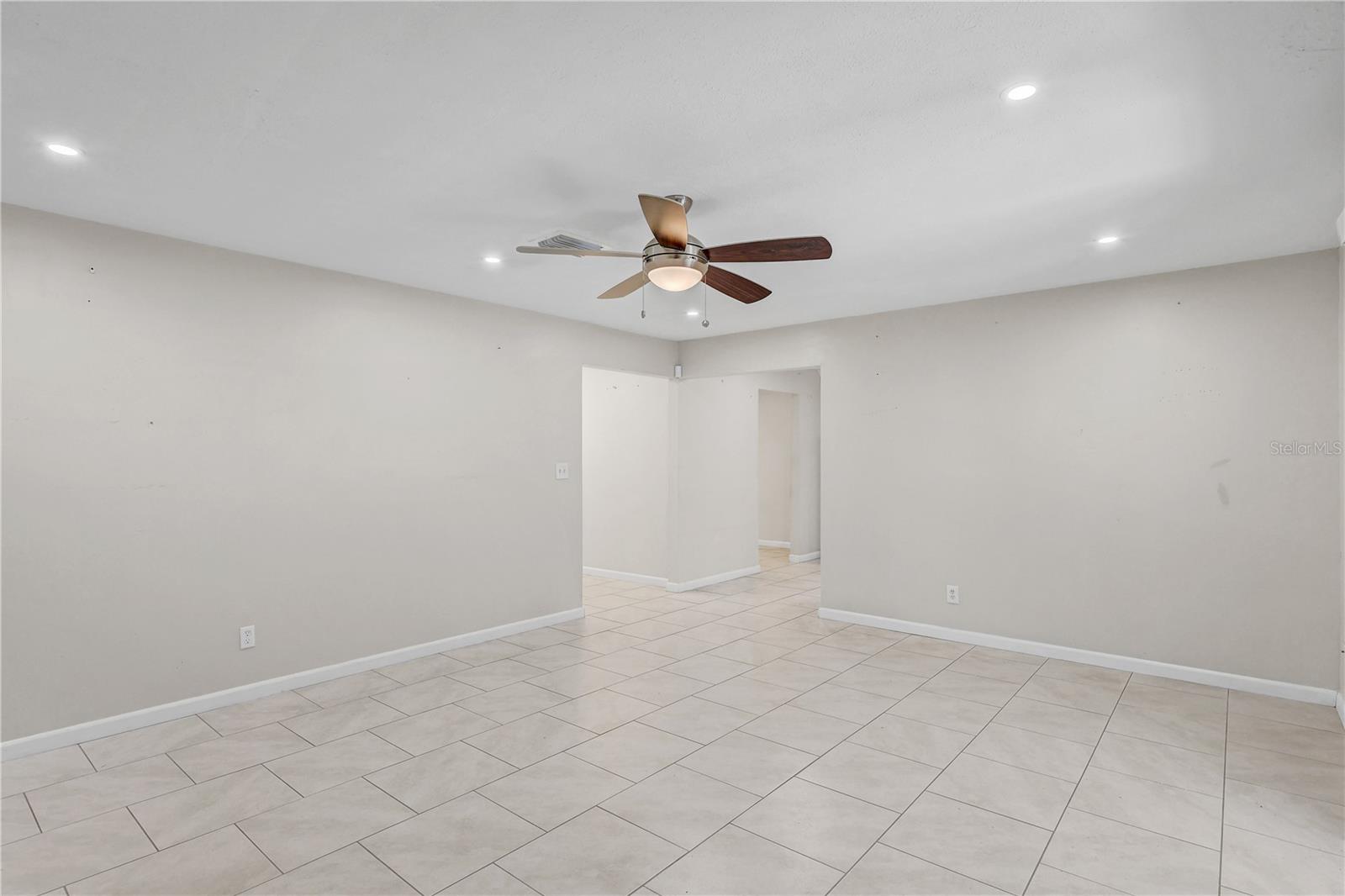 606 Dali, Brandon, FL 33511