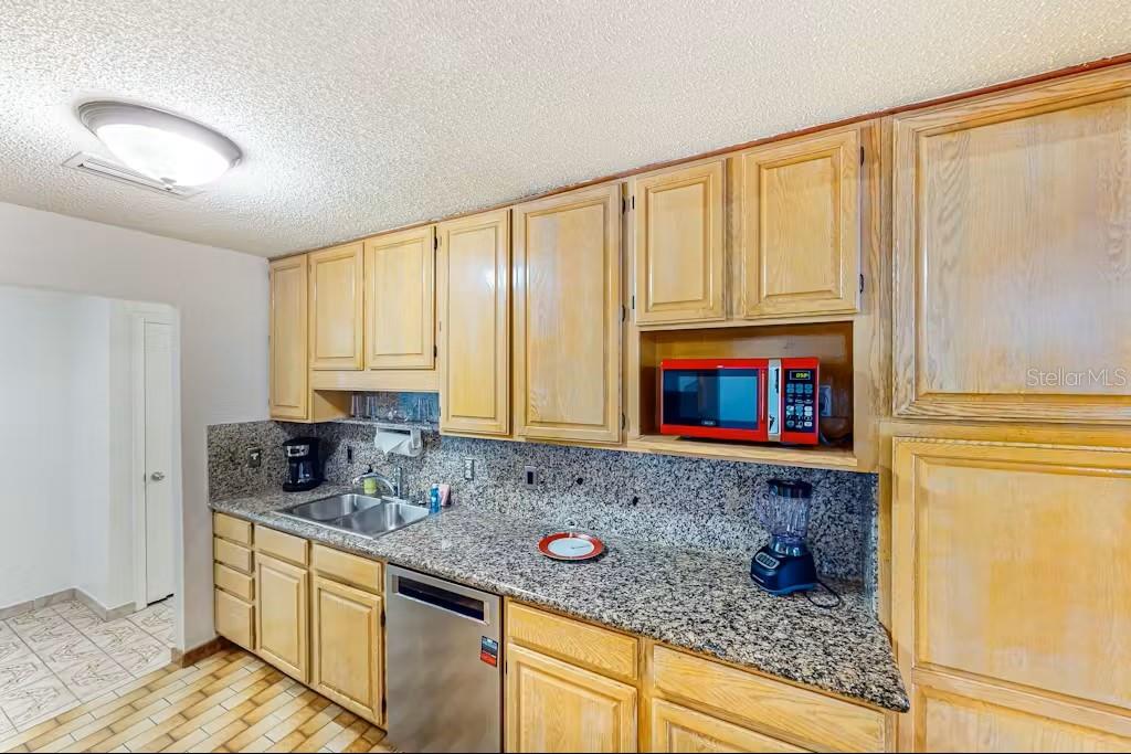6223 Travis, Tampa, FL 33610