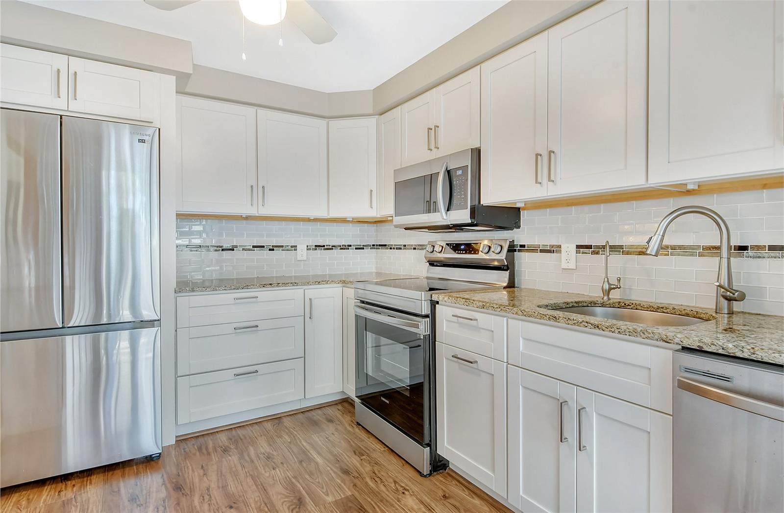 2517 Glebe Farm Close Unit H-2, Sarasota, FL 34235