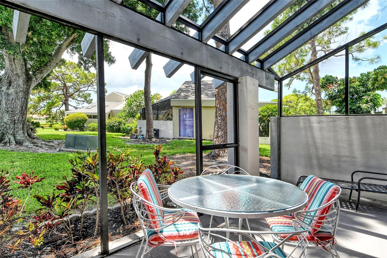 2517 Glebe Farm Close Unit H-2, Sarasota, FL 34235