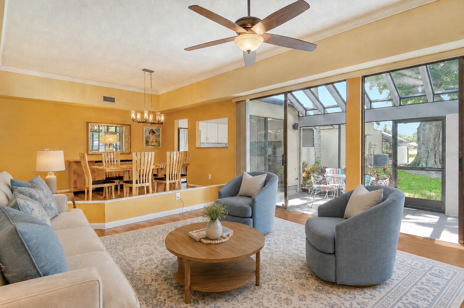 2517 Glebe Farm Close Unit H-2, Sarasota, FL 34235