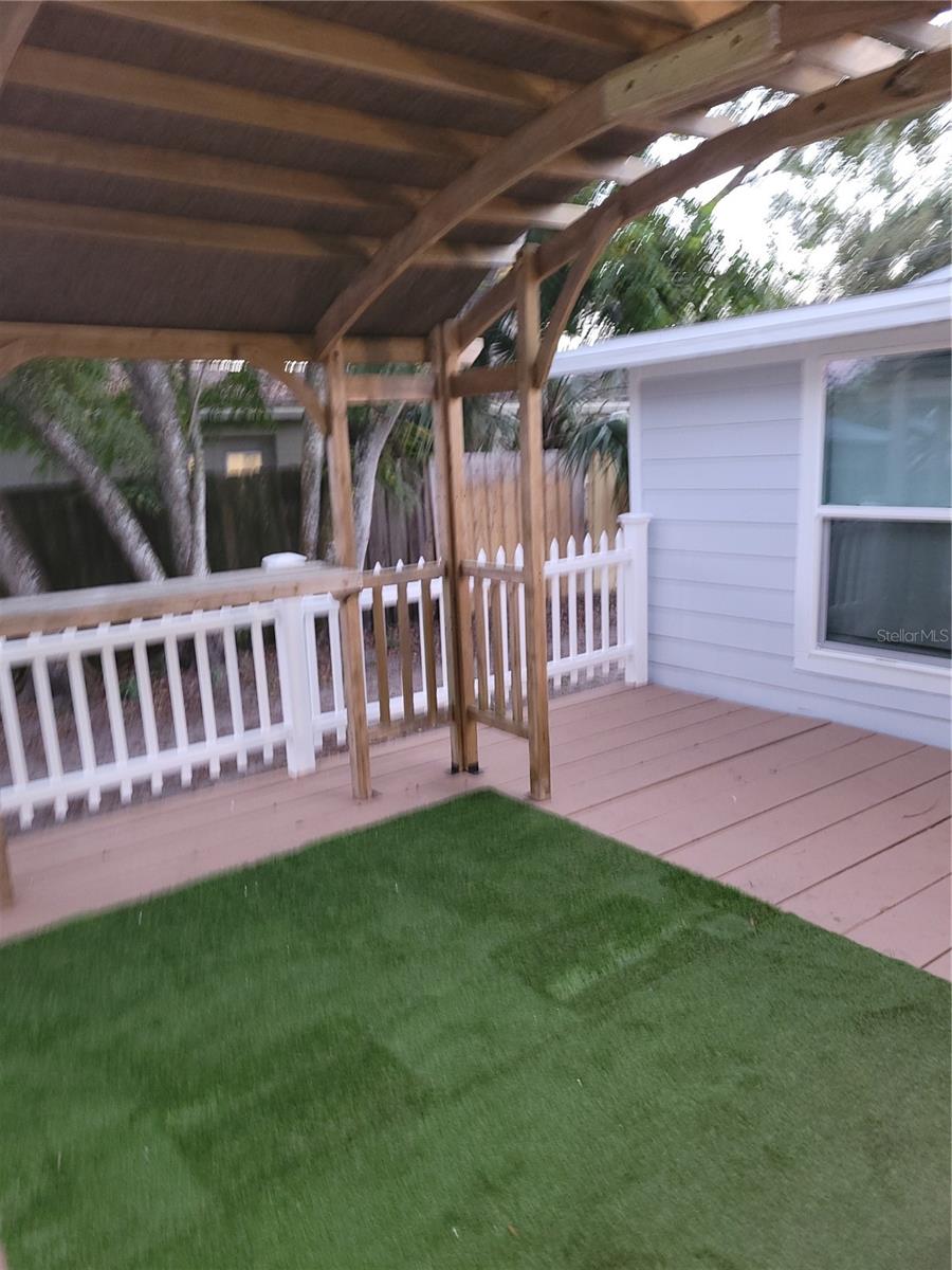 5548 11th, Zephyrhills, FL 33542