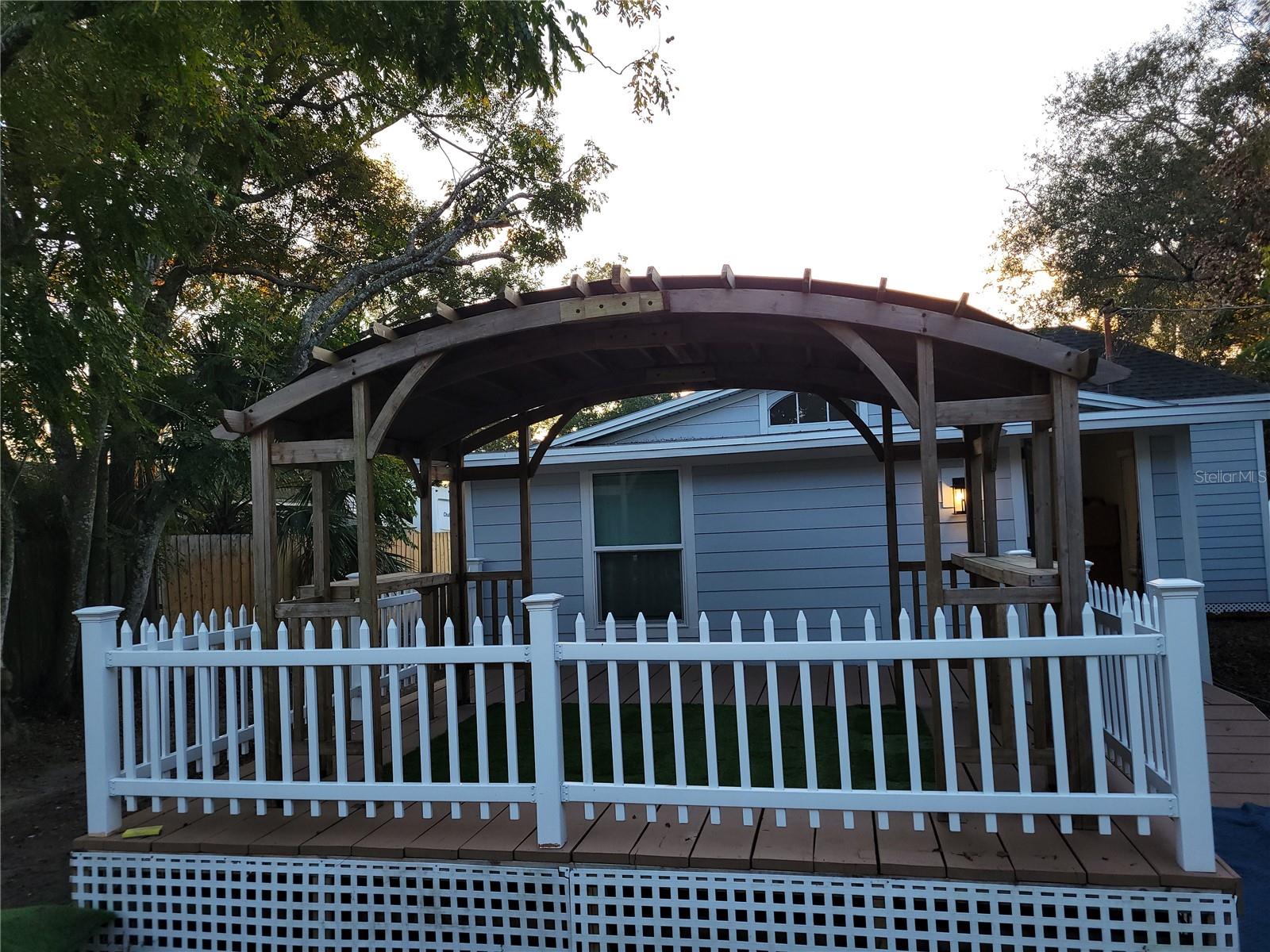 5548 11th, Zephyrhills, FL 33542