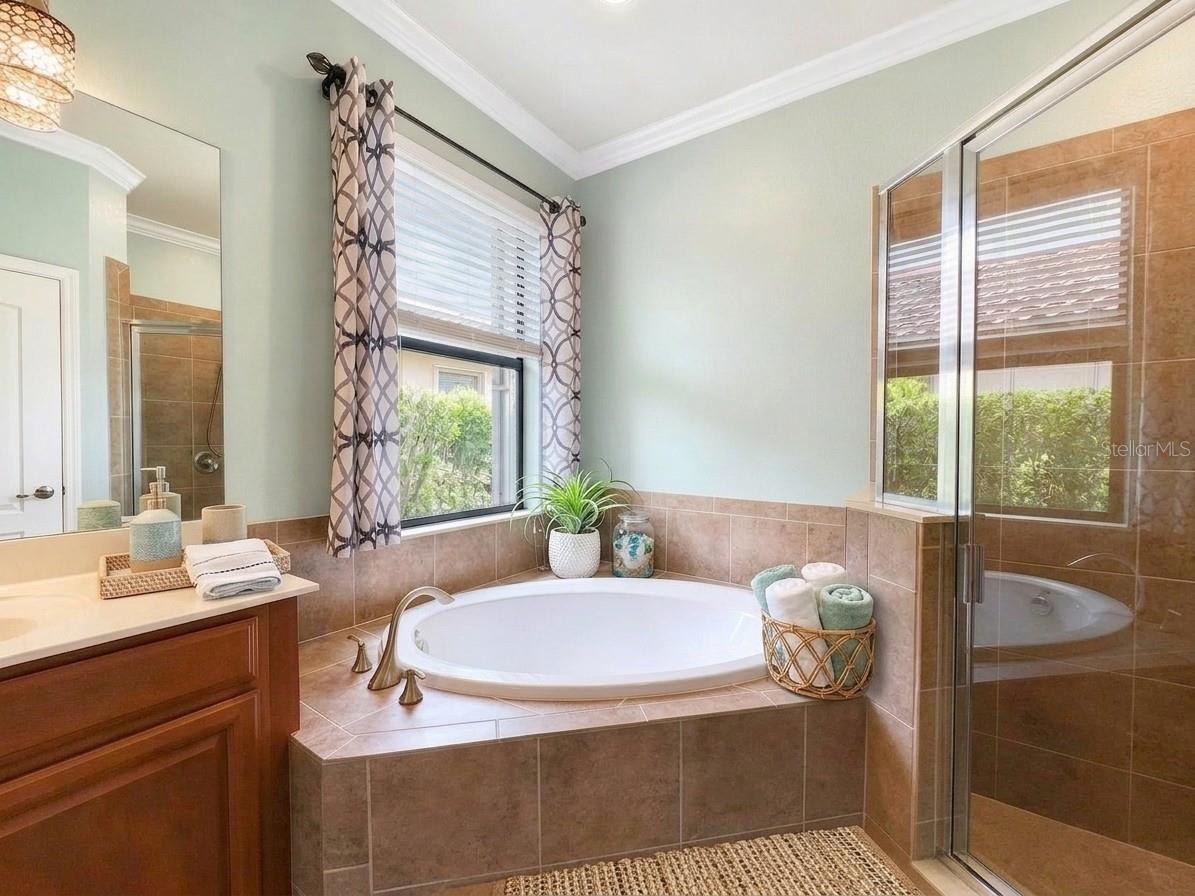 20700 Granlago Dr, Venice, FL 34293