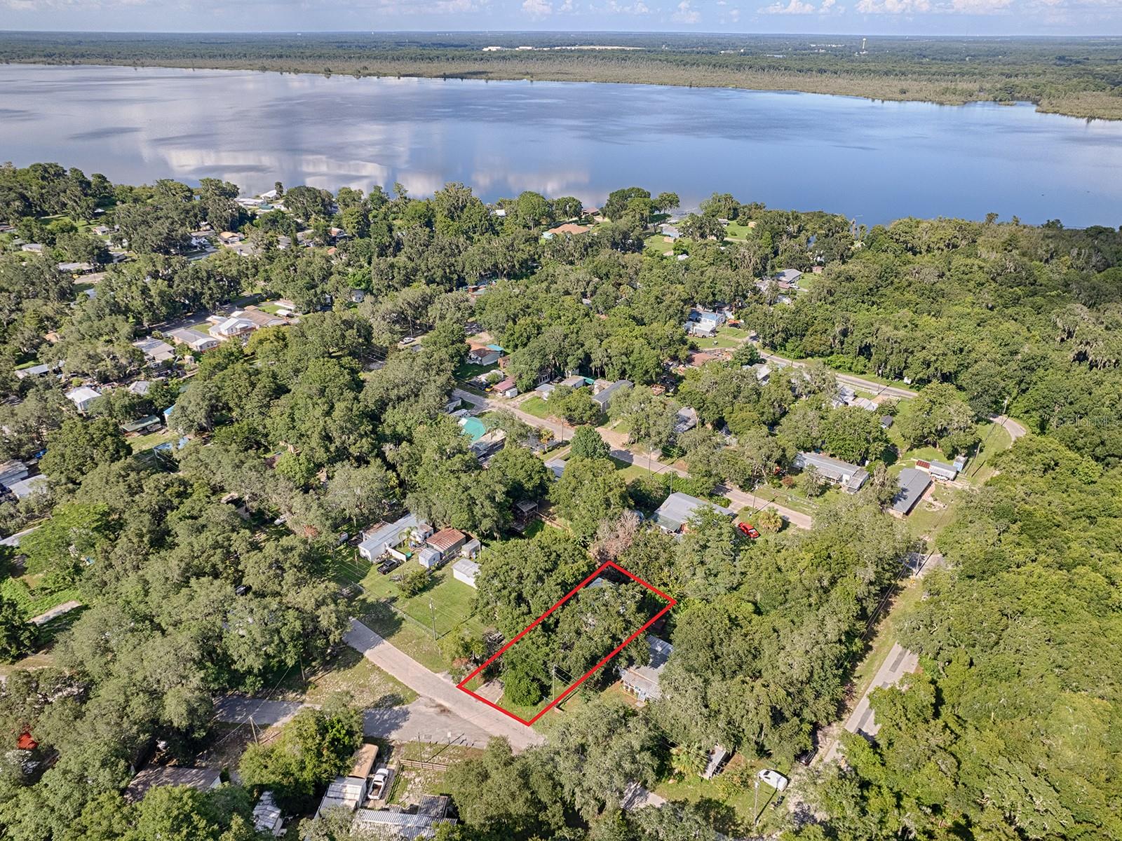 853 Cr 484, Lake Panasoffkee, FL 33538