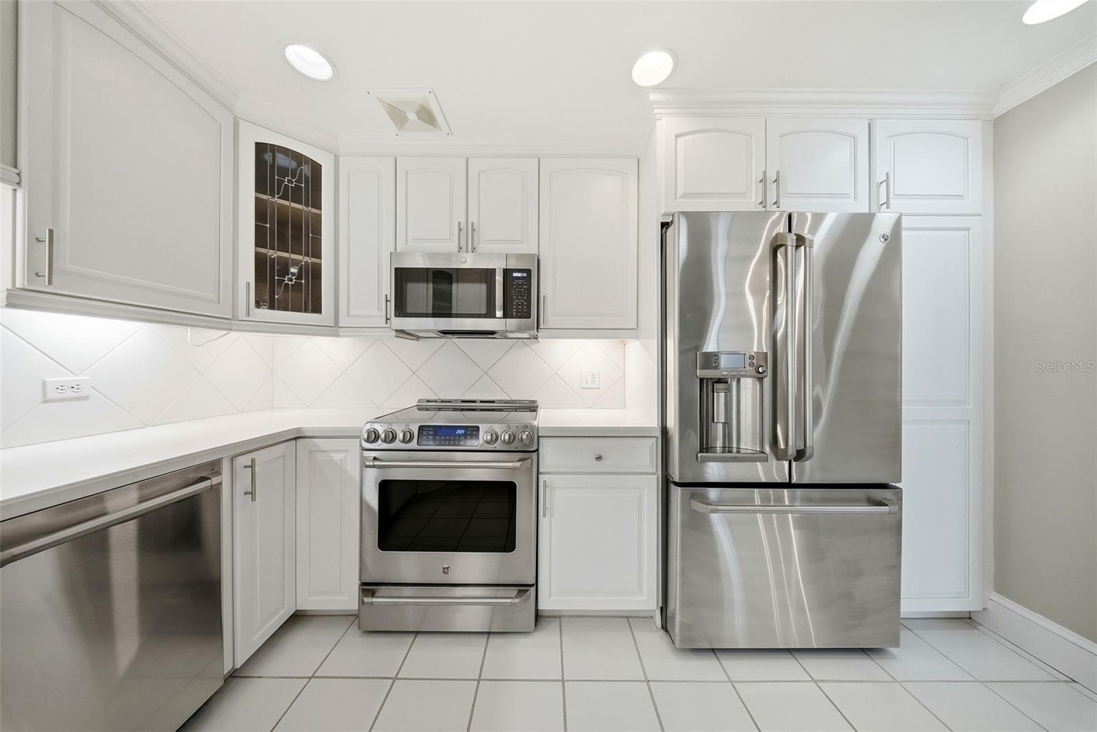 1 Beach Unit 1610, St Petersburg, FL 33701