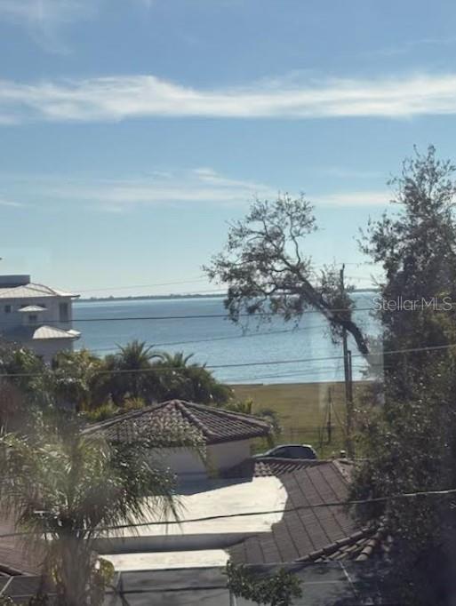 577 Davis, Tampa, FL 33606