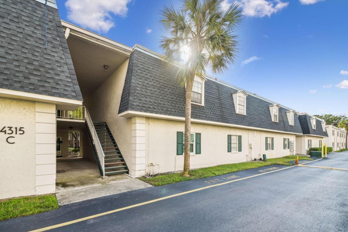 4325 Aegean Unit 128b, Tampa, FL 33611
