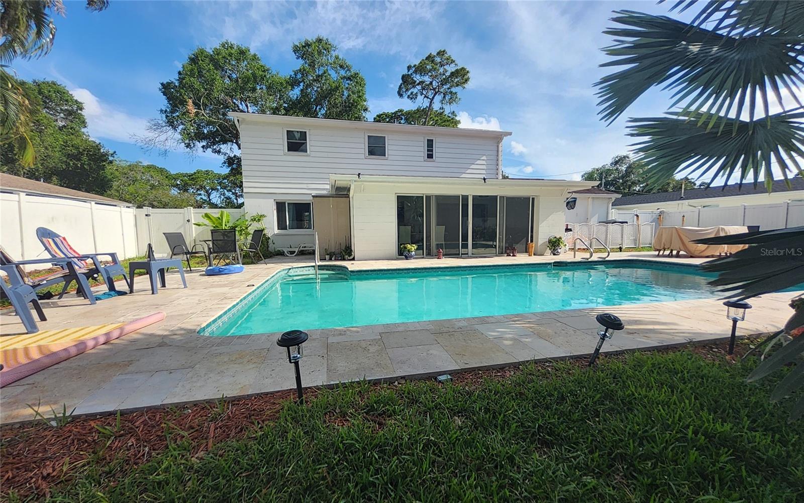 1279 86th, St Petersburg, FL 33702