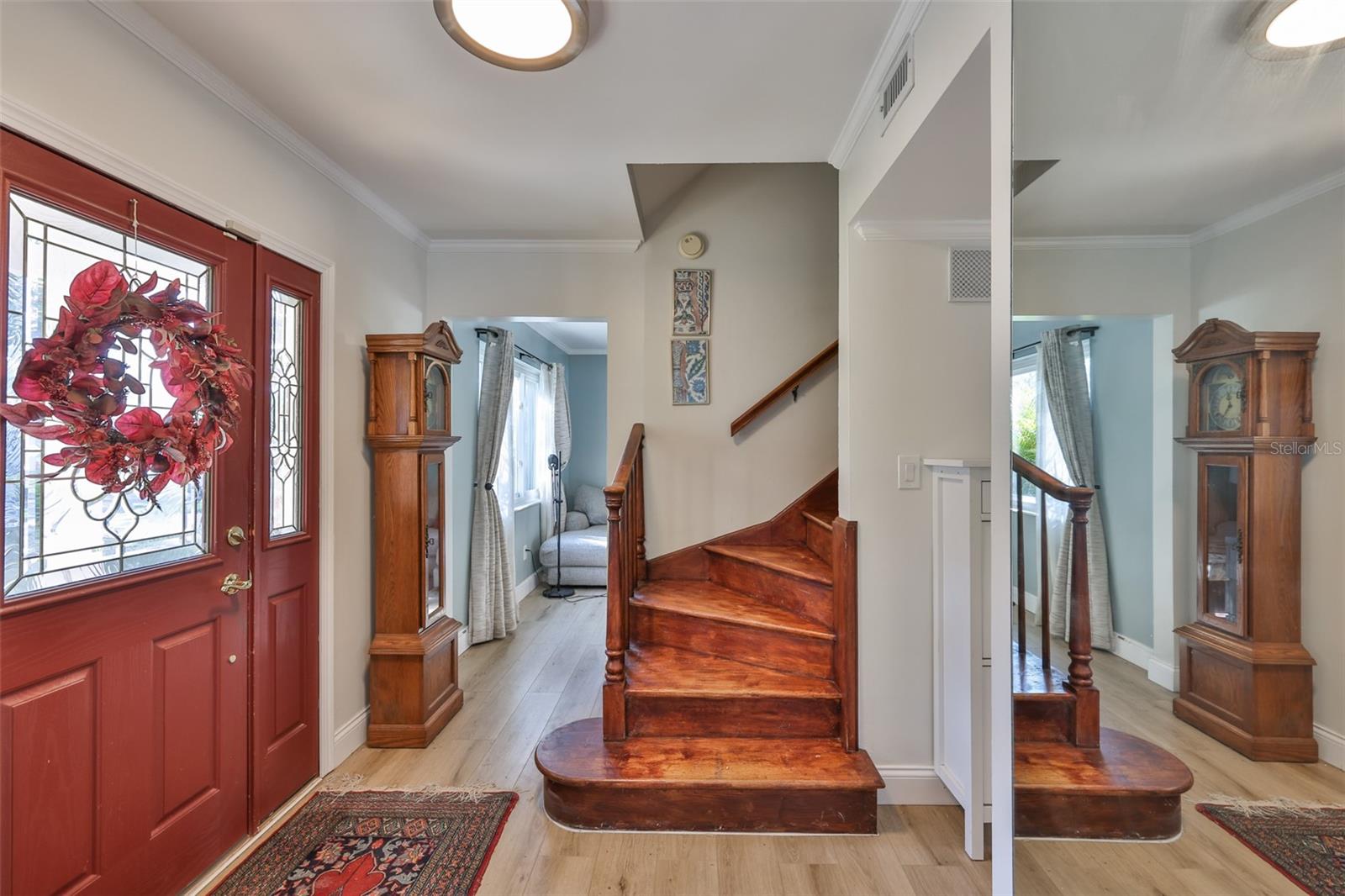 1279 86th, St Petersburg, FL 33702