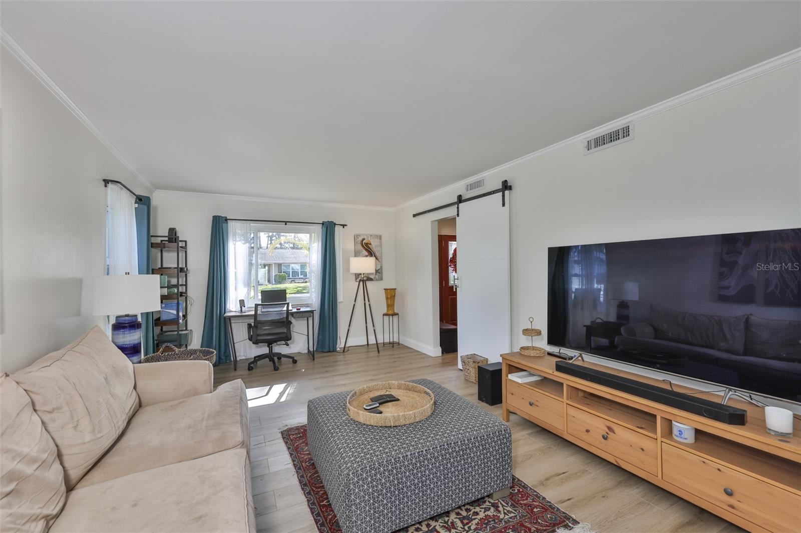 1279 86th, St Petersburg, FL 33702