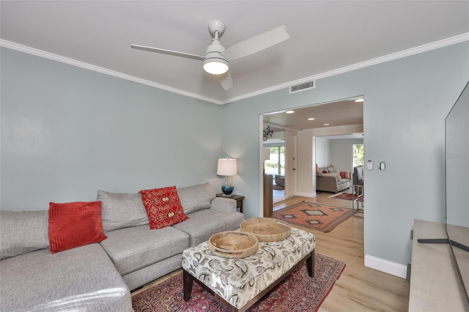 1279 86th, St Petersburg, FL 33702