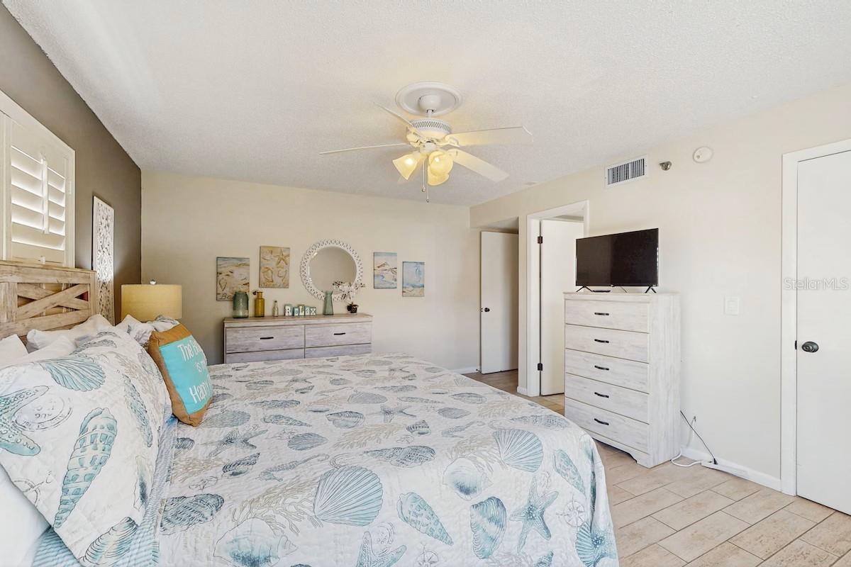 19236 Gulf Unit 104, Indian Shores, FL 33785