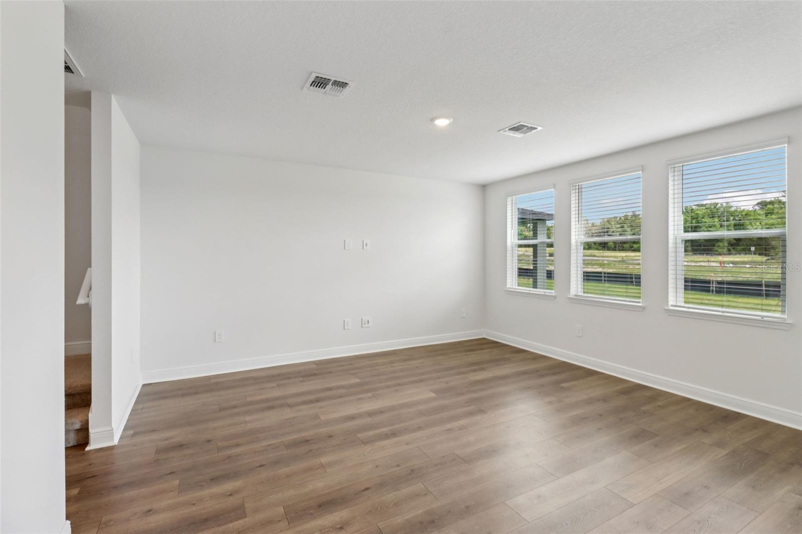 807 Sunshower, Lady Lake, FL 32159