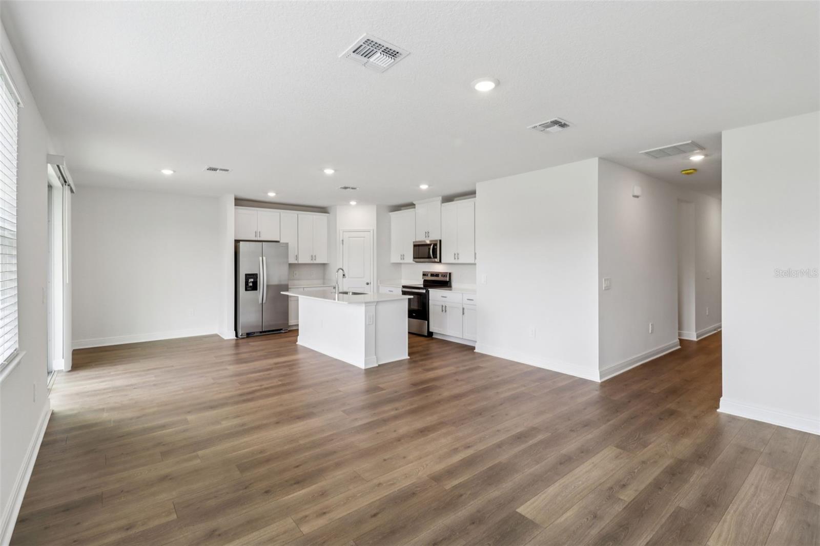 807 Sunshower, Lady Lake, FL 32159