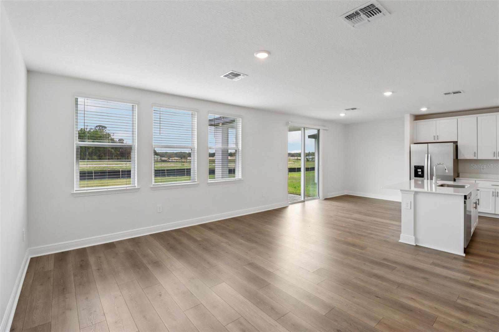 807 Sunshower, Lady Lake, FL 32159