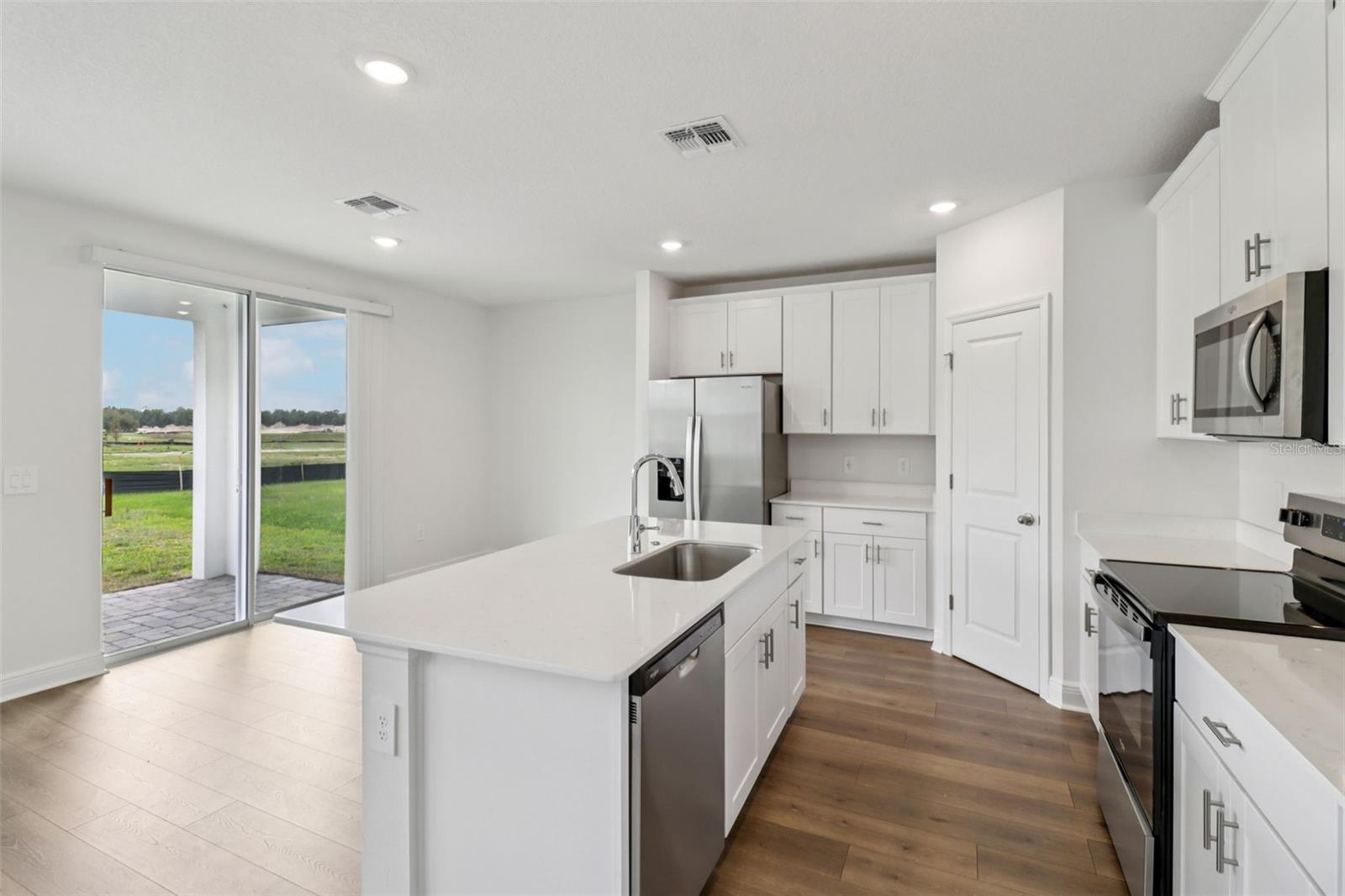 807 Sunshower, Lady Lake, FL 32159