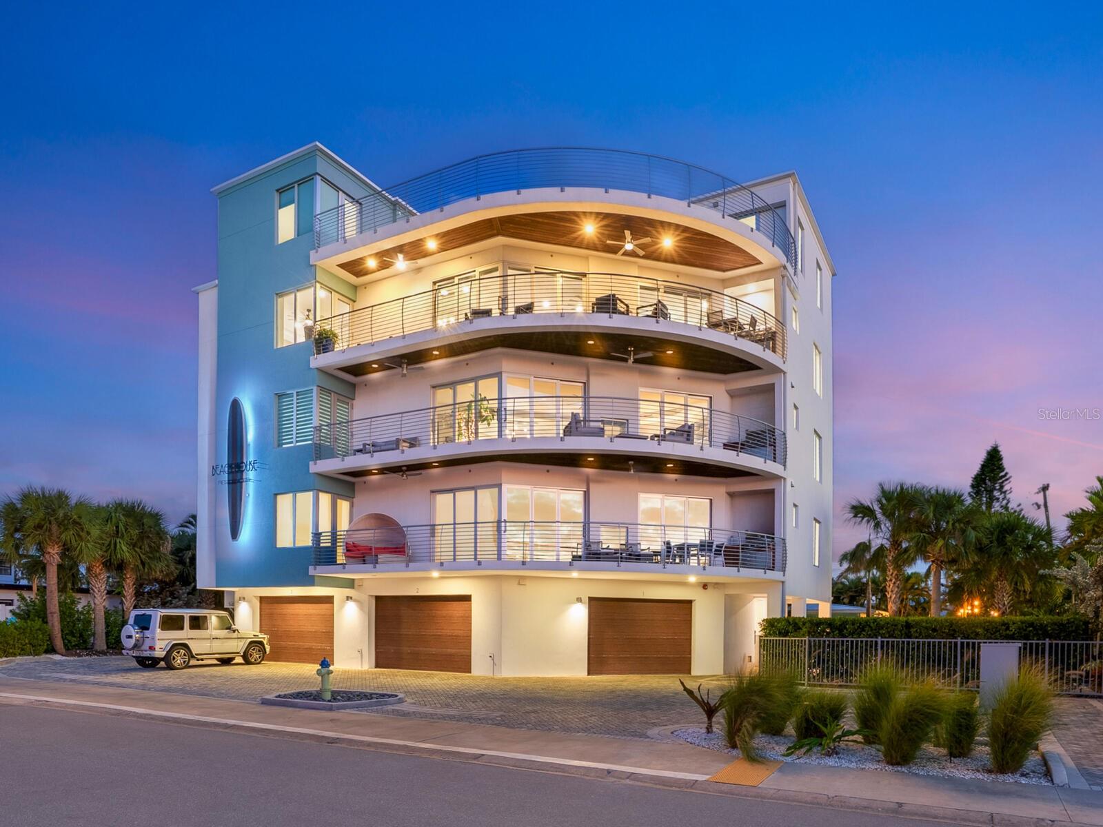 1140 Seaside Unit 301 & Penthouse, Siesta Key, FL 34242